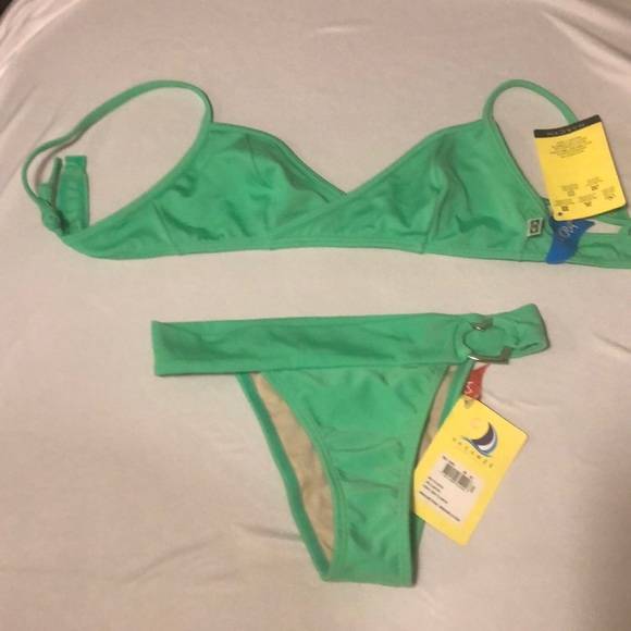 Brazilian bikinis - Picture 6 of 8